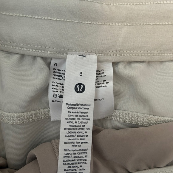 lululemon athletica HR Softstreme short - Picture 3 of 3